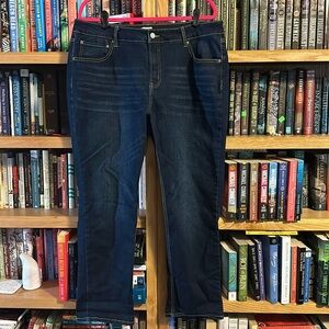 Time and Tru Women's Straight Leg Jeans - Dark Blue